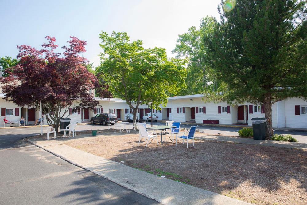 Bedford Motel Exterior photo