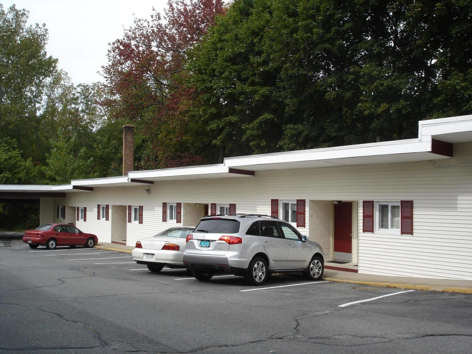 Bedford Motel Exterior photo